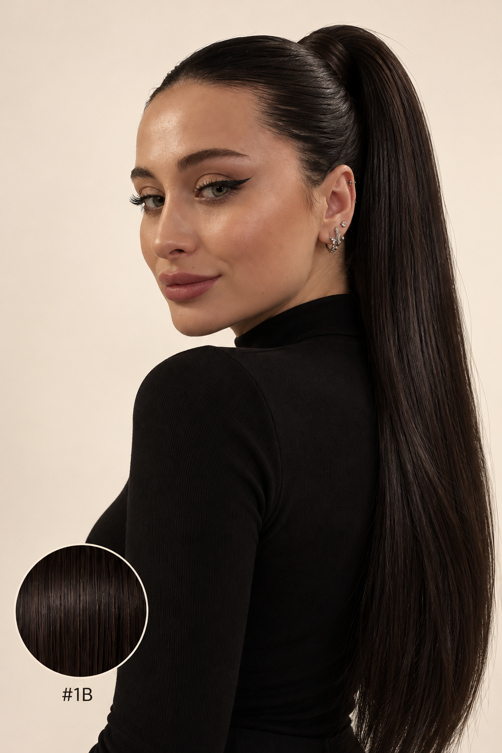 Ponytail Dark nuance #1B, modèle et pastille de couleur