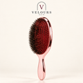 Brosse à poils de sanglier rose, finition laquée brillante et coussin rouge